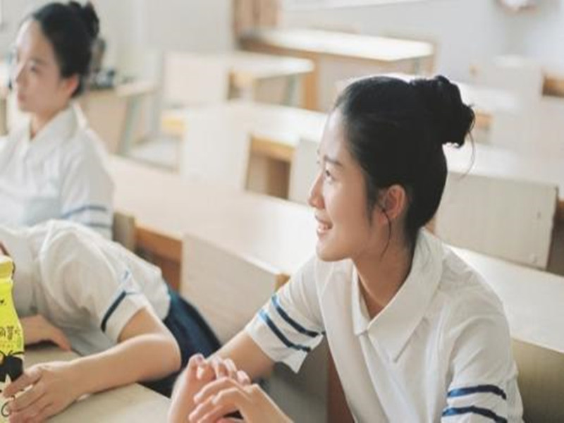 �������������רѧУ�ȽϺã�